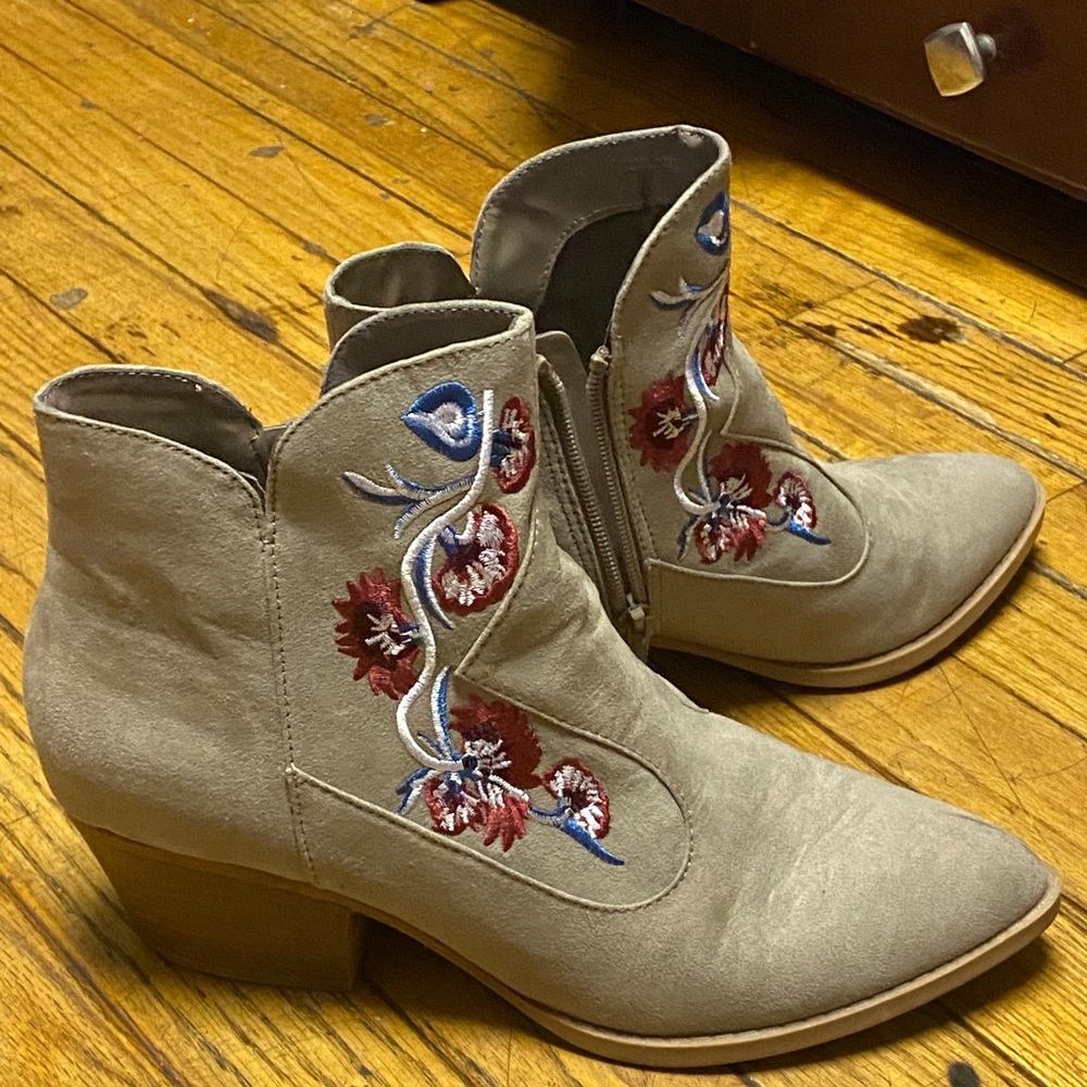 Women’s boots